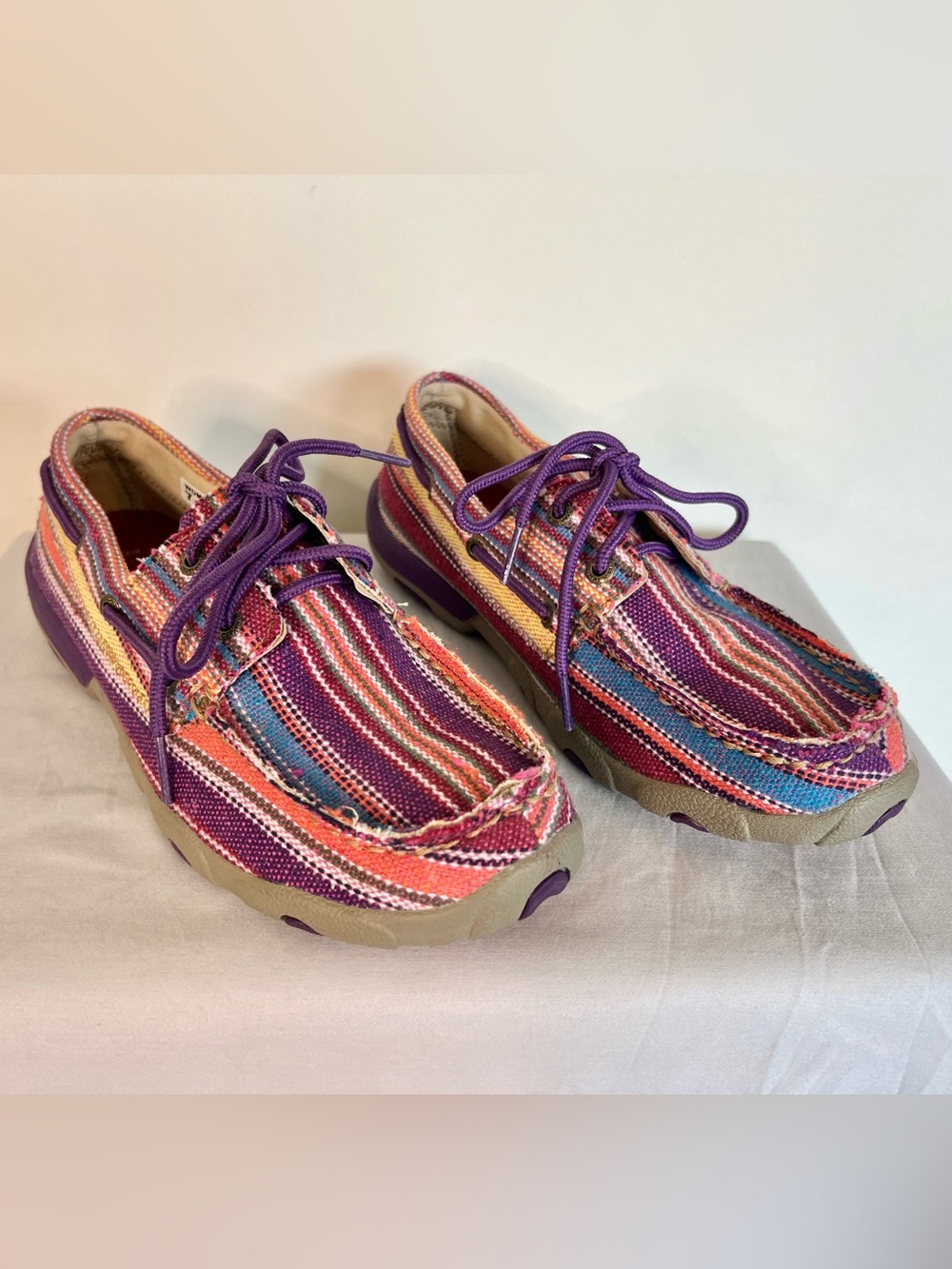 NWOT Twisted X Women’s Purple Serape Canvas Shoe